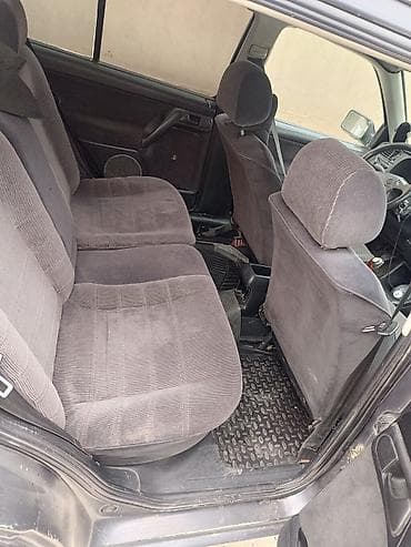 golf 2: Volkswagen Vento: 1994 г., 1.8 л, Ручные, Бензин, Седан — 6