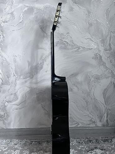 струны для классической гитары цена: Классическая гитара 4/4, нейлоновые струны. - Верхняя дека — светлая — 4