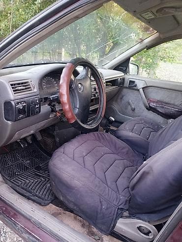 subaru 2002: Opel Vectra: 1989 г., Седан — 5
