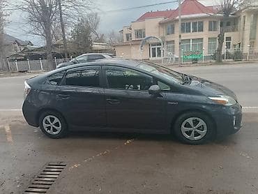 prius: Toyota Prius: 2013 г., 1.8 л, Вариатор, Гибрид, Хэтчбэк — 5