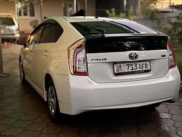 prius v: Toyota Prius: 2012 г., 1.8 л, Гибрид, Седан — 5