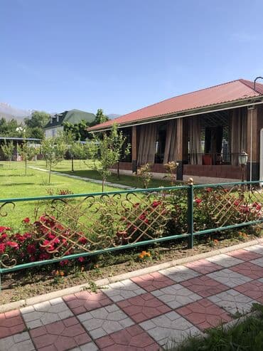 гостевой дом чолпон ата: Номер, Holliday house Чолпон-Ата, Парковка, стоянка, Охраняемая территория — 1