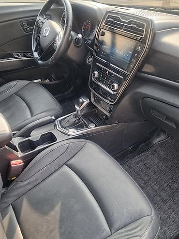 skyline gtr: Компактный кроссовер в белом цвете. Кузов и экстерьер: - Светодиодные — 6