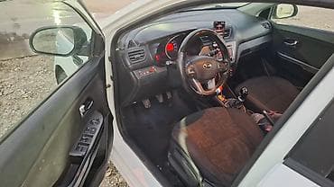 ef m: Kia Rio: 2013 г., 1.6 л, Механика, Бензин, Седан — 6