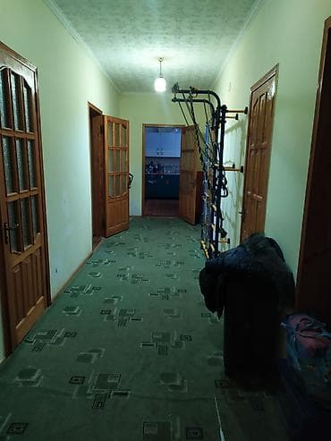 Продажа домов: Продаем полдома в районе Азия Молл по Алтымышева в доме 5 комнат — 5