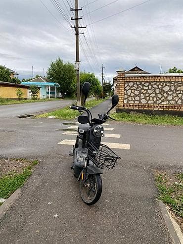 электроскутери: Электроскутер городского типа - Компактная рама с широкой платформой — 2