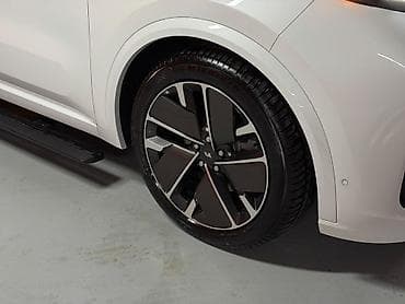 li l7 ultra: Lixiang L9: 2025 г., 1.5 л, Вариатор, Электромобиль, Кроссовер — 7