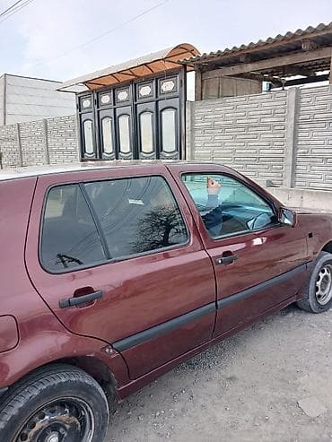 Volkswagen Golf: 1997 г., 1.8 л, Механика, Бензин, Хэтчбэк