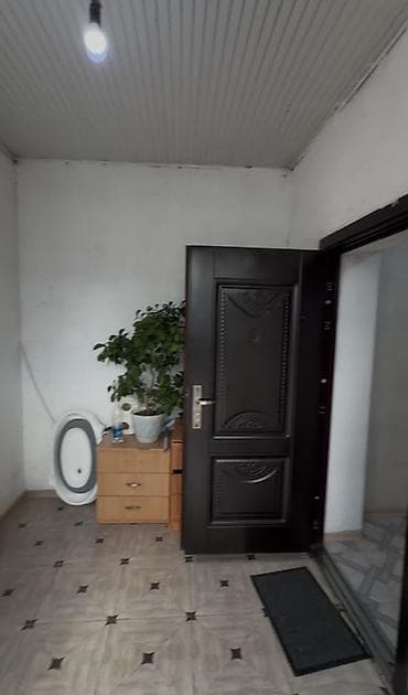 Кыймылсыз мүлк: 🏡 Продаётся дом в жилмассиве Ата-Журт! ▪️ Участок — 5,5 соток ▪️ — 10