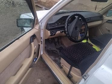 mers bar: Mercedes-Benz W124: 1988 г., Седан — 4