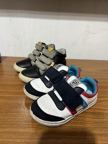 Цена за 3 пары обуви.Детские кроссовки Papix в отличном состоянии