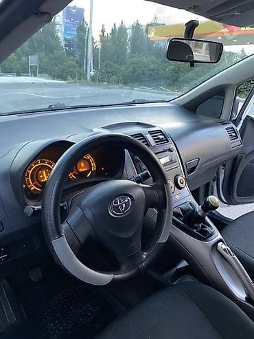 Унаа: Toyota Auris: 2008 г., 1.4 л, Кол менен иштөөчү, Бензин, Хетчбек — 9