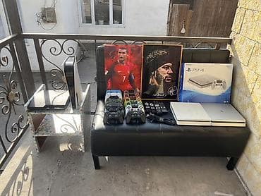 Игровой комплект: -Игровая консоль PlayStation 5 с двумя джойстиками