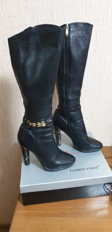 сапоги из натурального меха и кожи: Сапоги Деми, 37 размер, одевала 2 раза, состояние хорошее, размер — 1