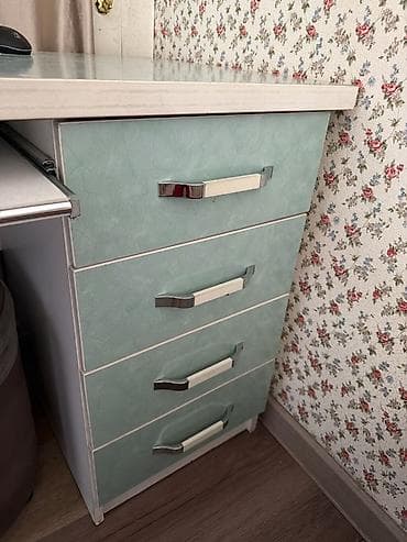 Столы: Компьютерный стол, С полками — 1