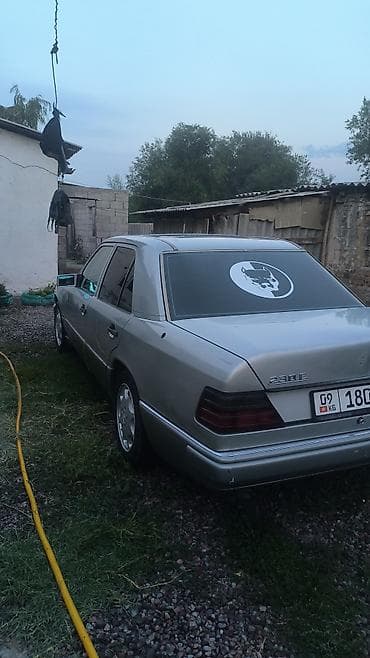 Mercedes-Benz W124: 1992 г., 2.3 л, Автомат, Бензин, Седан — 3