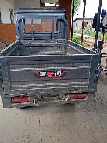 мото кабина: Грузовой трицикл HUAHE (Real Machinery), закрытая кабина Описание: - — 3