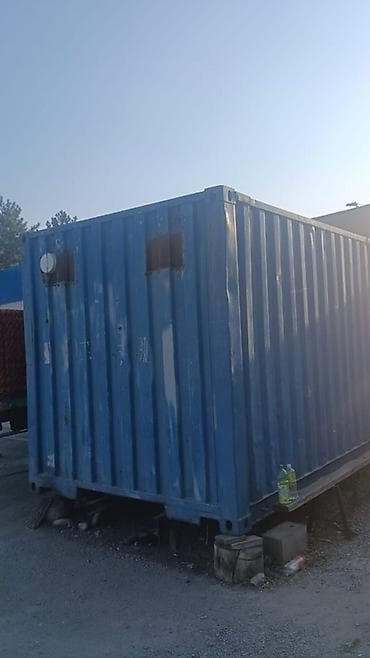 Продается контейнер, длина 8м, ширина 2,4м. Утепленный внутри, свет — 1