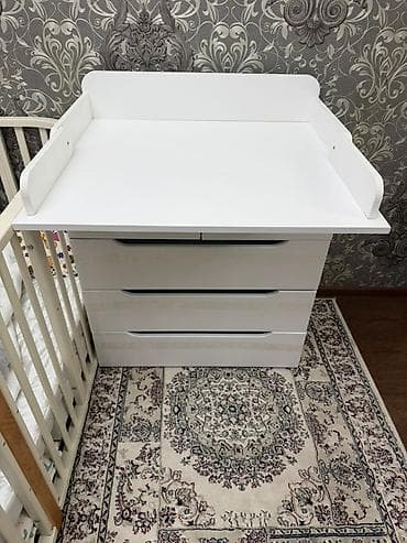 бебе: Белый комод с пеленальным столиком - Функциональный комод с 4 — 2