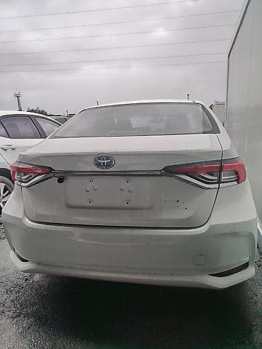 тайоьа: Toyota Corolla: 2022 г., 1.8 л, Вариатор, Гибрид, Седан — 2