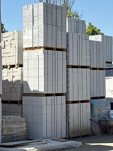 Пескоблок: Предлагаются блоки из газобетона, уложенные на поддоны для удобства — 1