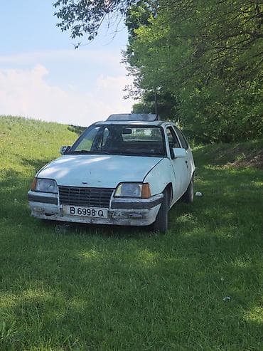 мопед ош: Opel Kadett: 1990 г., 1.3 л, Механика, Бензин, Хэтчбэк — 5