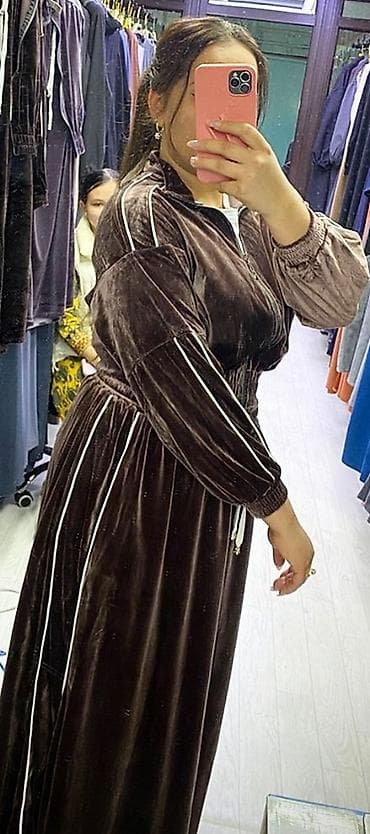 женские спартивка: Велюровый спортивный костюм женский, шоколадного цвета. - Материал — 2