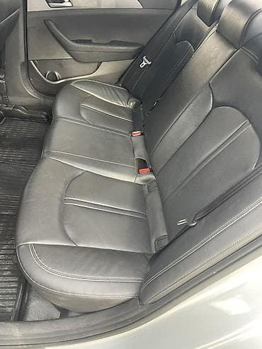 w210 e280: Седан бизнес-класса, серебристый кузов. Основные особенности: - — 1