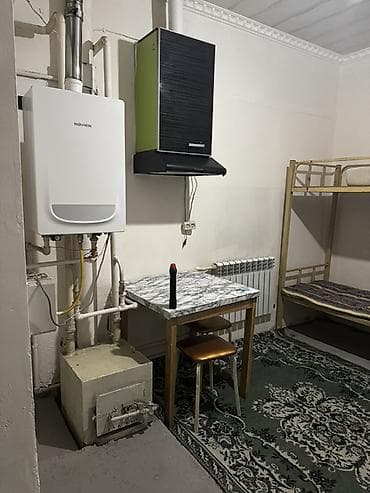 с подсиленем: Сдаётся отдельная комната с санузлом. Описание: - Комната с окном — 6