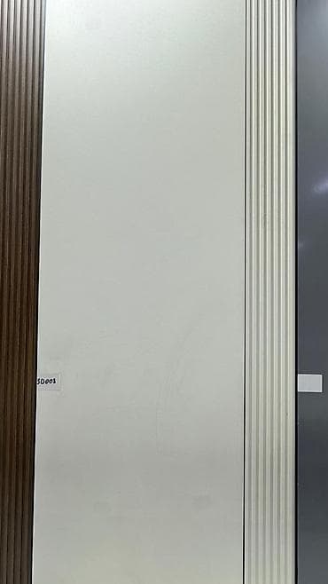 Межкомнатная дверь с вертикальной фрезеровкой - Современная ровная