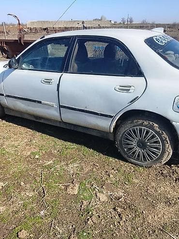 mtz 80: Mazda 626: 1989 г., 2 л, Механика, Бензин, Седан — 3