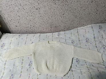 длинная кофта с капюшоном: Вязаный свитер ручной работы, молочного/кремового цвета — 1