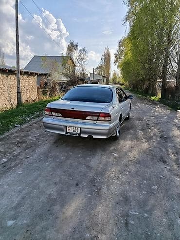 leksus 570: Седан серебристого цвета, 4 двери, правый руль. Кузов классической — 4