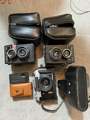 Набор плёночных фотокамер и аксессуаров (СССР): - Две среднеформатные