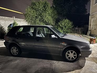 Продажа авто: Volkswagen Golf: 1993 г., 1.6 л, Механика, Бензин, Хэтчбэк — 6