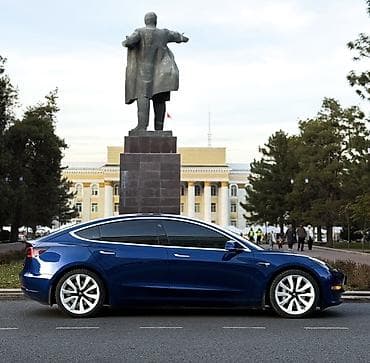 автомобил: Tesla Model 3: 2020 г., Электромобиль — 4