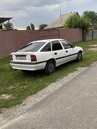 Opel Vectra: 1991 г., 1.6 л, Механика, Хэтчбэк at lalafo.kg Opel Vectra: 1991 г., 1.6 л, Механика, Хэтчбэк