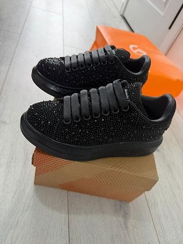 Кроссовки, 37, 37.5, Alexander McQueen, Новый, цвет - Черный, Самовывоз at lalafo.kg Кроссовки, 37, 37.5, Alexander McQueen, Новый, цвет - Черный, Самовывоз