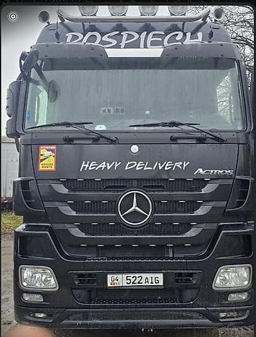 Тягач, Mercedes-Benz, 2009 г., Тентованный