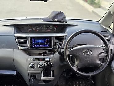q7 audi: Toyota Noah: 2003 г., 2 л, Автомат, Бензин, Минивэн — 5