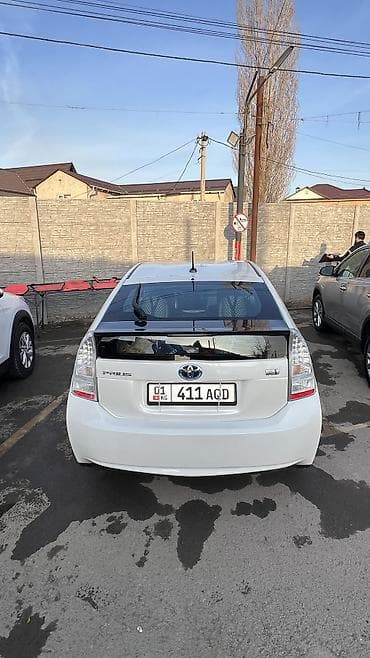 Продажа авто: Toyota Prius: 2011 г., 1.8 л, Вариатор, Гибрид, Хэтчбэк — 4