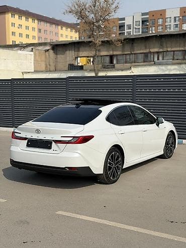 Toyota Camry: 2025 г., Автомат, Гибрид, Седан — 10