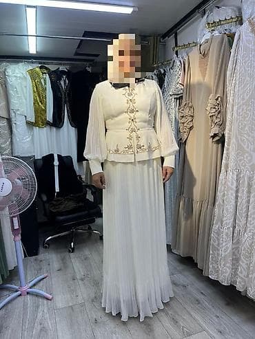 Вечернее платье, Длинная модель, С рукавами, Камни, L at lalafo.kg Вечернее платье, Длинная модель, С рукавами, Камни, L