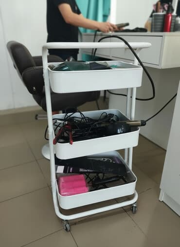 Всё для салонапродаю связи с переездом.Состояние отличное .Мойка для