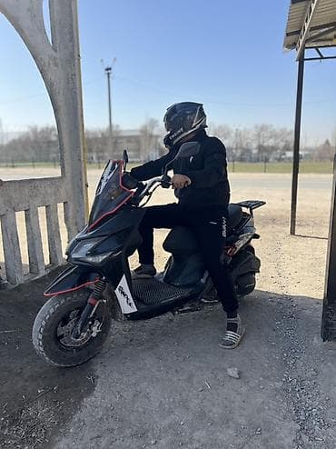 скутер 250 кубов: Скутер/ САМУРАЙ спортивного стиля - Агрессивный дизайн: острые линии — 3