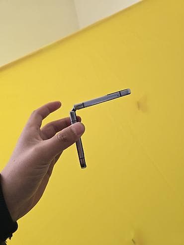 Samsung Galaxy Z Flip 4, цвет - Фиолетовый, 2 SIM at lalafo.kg Samsung Galaxy Z Flip 4, цвет - Фиолетовый, 2 SIM