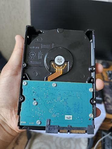 Жесткий диск Toshiba DT02ABA400 4 ТБ (3.5”, SATA) Здоровье 100% - — 2