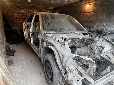 model y: Mercedes-Benz E-Class: 2001 г., Седан — 8