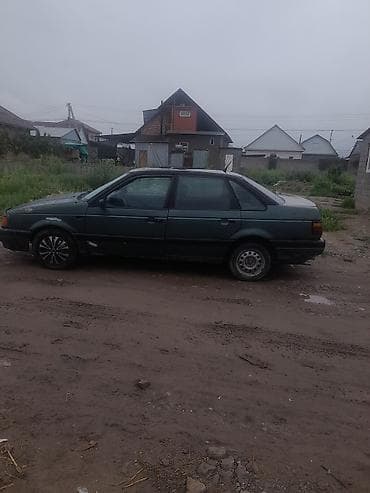 Транспорт: Volkswagen Passat: 1989 г., 1.8 л, Кол менен иштөөчү, Седан — 3