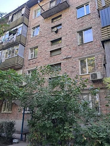 1 комната, 32 м², Аламединский рынок / базар Индивидуалка, 3 этаж, Старый ремонт — 1